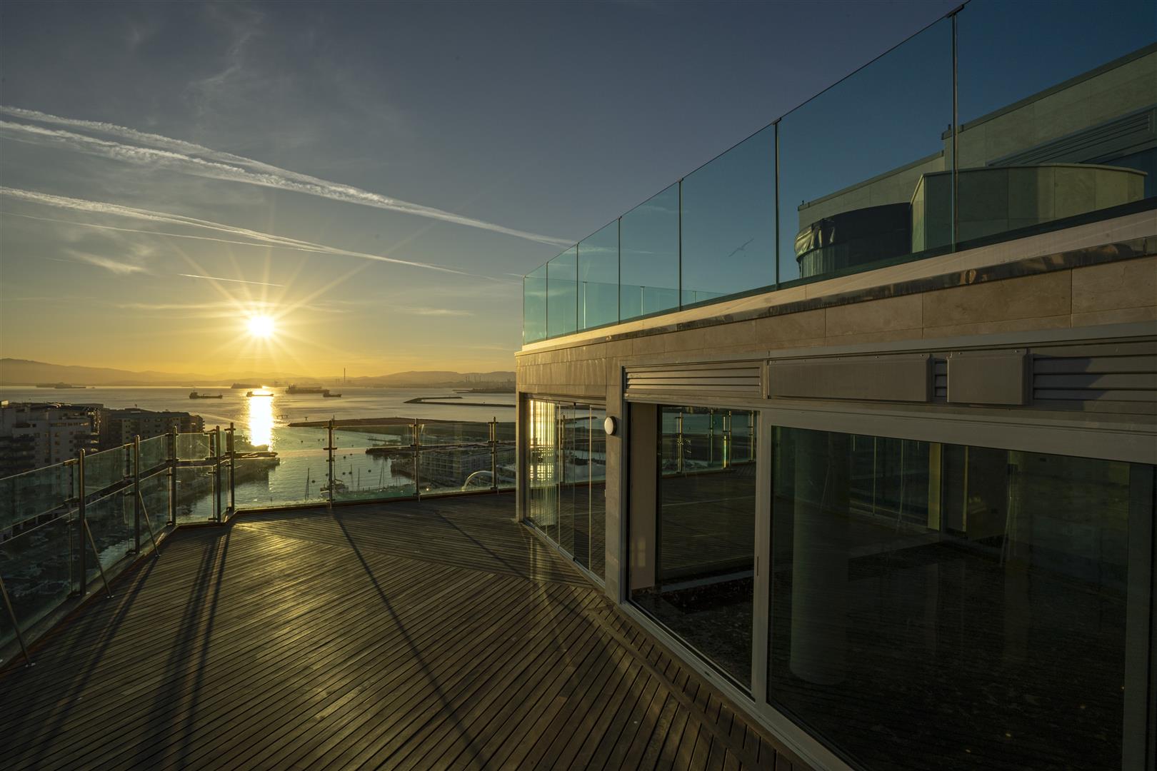 Image of Apartment - 5 Bedrooms - 6 Bathrooms for Rental in Royal Ocean Plaza-Gibraltar, Image 14